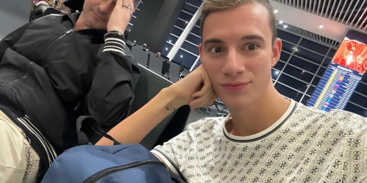 Volo per Cagliari in ritardo e la notte viene trascorsa in aeroporto: disavventura per due sardi