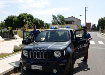 Uno rifiuta il drug test alla guida, l’altro viene trovato con arnesi da scasso: 2 giovani denunciati a Giba