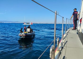 Golfo degli Angeli, intervento dei Carabinieri di Cagliari per la rimozione di nasse e reti abbandonate sui fondali