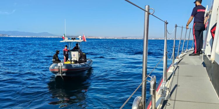 Golfo degli Angeli, intervento dei Carabinieri di Cagliari per la rimozione di nasse e reti abbandonate sui fondali