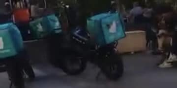 Cagliari, zone pedonali invase dalle biciclette elettriche: “Rischiamo di essere investiti”