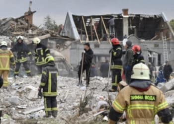 Tragedia sfiorata a Leopoli: treno con a bordo 110 attivisti italiani toccato dai raid russi