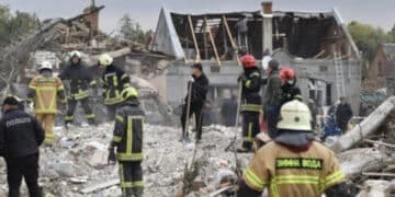 Tragedia sfiorata a Leopoli: treno con a bordo 110 attivisti italiani toccato dai raid russi