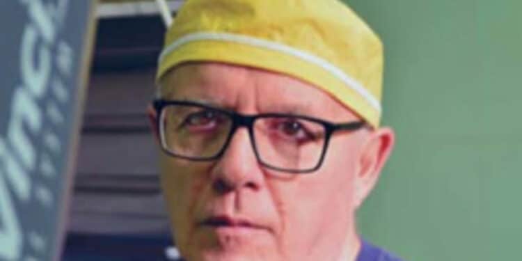 Cagliari, l’ex primario di urologia Mauro Frongia torna al Brotzu e lavorerà gratis