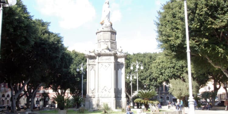 Cagliari, piazza del Carmine zona rossa e violata dai ladri: rubata una bicicletta dall’androne di un palazzo