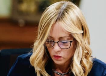 Meloni, Crosetto e Tajani denunciati per concorso in genocidio: “Non esiste un altro caso al mondo”