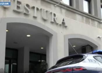 Due neonati ritrovati morti nell’armadio, arrestata la madre