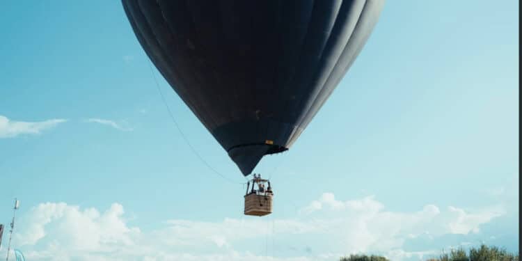 Grande successo per la prima giornata del Festival “Esperienze e Suoni d’Acqua”: migliaia di famiglie nel Parco di Molentargius tra arte, sport e voli in mongolfiera