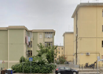 Cagliari, fogne ko e residenti costretti a vivere in casa con le finestre chiuse: “Non si respira”