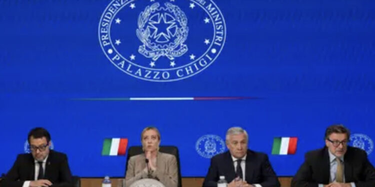 Manovra Economica, via libera dal Consiglio dei Ministri: “20 euro in più sulle pensioni e bonus alle mamme lavoratrici”