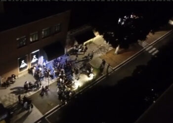 Cagliari fra urla, chiasso e schiamazzi sino alle 5 del mattino: la discoteca di viale Trieste toglie il sonno ai residenti (VIDEO)