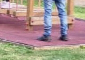 Cagliari, fumatori nelle aree giochi dei parchi pubblici: “Bisogna garantire un ambiente sano e sicuro ai bambini”