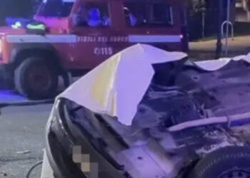 Tragedia nella notte: auto finisce contro una fontana, morti 3 ventenni