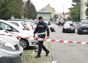 Accoltellata per strada dall’ex marito: grave una 52enne