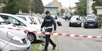 Accoltellata per strada dall’ex marito: grave una 52enne