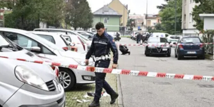 Accoltellata per strada dall’ex marito: grave una 52enne