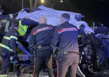 Scontro fra due auto, morta una 20enne: si ipotizza una gara di velocità