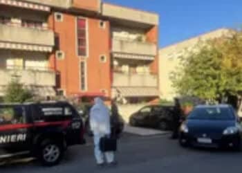 Muore a 33 anni accoltellata dall’ex: non aveva il braccialetto elettronico