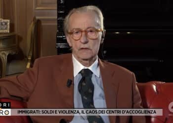 Vittorio Feltri racconta l’aggressione sotto casa: “Li ho messi in fuga con un cazzotto”