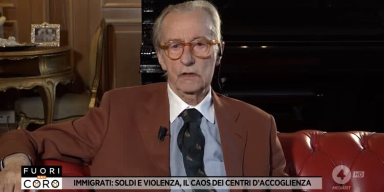 Vittorio Feltri racconta l’aggressione sotto casa: “Li ho messi in fuga con un cazzotto”