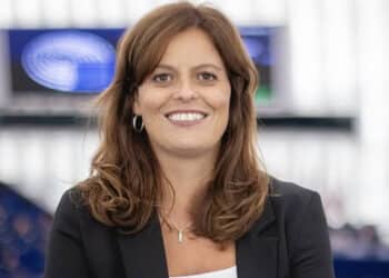 L’attacco del governo ungherese a Ilaria Salis, “dovrebbe essere in carcere”. Lei risponde: “Disconosciuti i diritti fondamentali della democrazia”