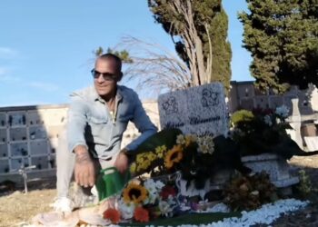 Cagliari, la missione di papà Paride: rendere il cimitero dei bimbi un luogo più accogliente
