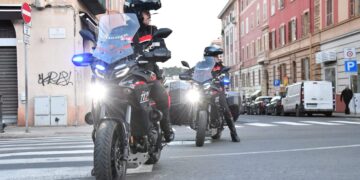 Botte, insulti e minacce all’anziana madre a Capoterra: 49enne disoccupata allontanata da casa