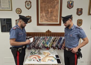 Assemini, tradito dall’odore di marijuana in auto: arrestato 24enne corriere della droga