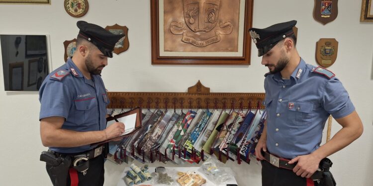 Assemini, tradito dall’odore di marijuana in auto: arrestato 24enne corriere della droga