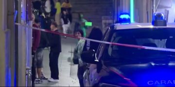 Cagliari, movida di sangue alla Marina: accoltellato un 17enne, è grave al Brotzu