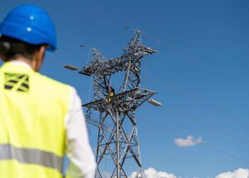 Terna potenzia la linea elettrica in Sardegna: 300 milioni per la stabilità della rete