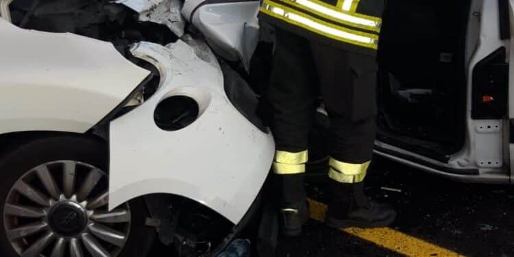 Nuoro, incidente sulla Ss 131: 4 feriti