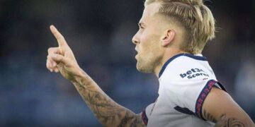 Verona-Cagliari 2-2, confusi e Felici: Pisacane sbaglia ma è un allenatore super fortunato