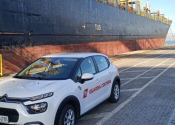 Cagliari, fermata una nave porta-container per gravi carenze di sicurezza