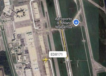Cagliari-Bologna, l’aereo della squadra emiliana impatta con alcuni uccelli: decollo interrotto