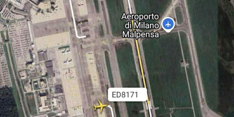 Cagliari-Bologna, l’aereo della squadra emiliana impatta con alcuni uccelli: decollo interrotto
