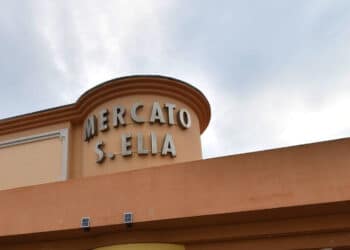 Cagliari, tutti in piazza per dire no al centro solidale al posto del mercato