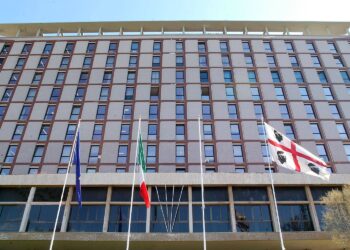 “Infermieri dall’estero in Sardegna al posto di chi ha vinto un concorso”: polemica sul sistema Bartolazzi