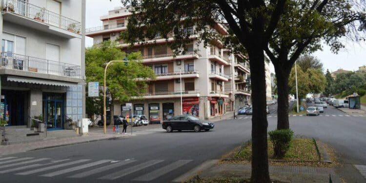 Cagliari, auto paurosamente in contromano in via Scano: “Situazione del traffico grave, un’altra tragedia sfiorata”