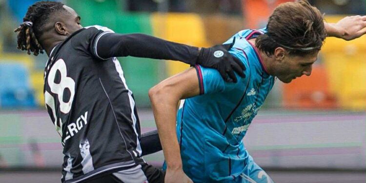 Udinese-Cagliari 1-1, la fortuna è rossoblù: due pali e due clamorosi gol falliti dai friulani