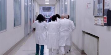 Dirigenti medici sottoposti a turni di lavoro eccessivi, il caso finisce in Regione
