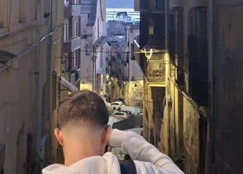 Cagliari, impazza la mala movida e il Comune di Zedda taglia le ore agli operatori di strada