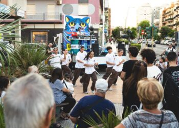 L’arte non va in letargo: la Via del Mare di Quartu si accende d’inverno tra Street Art Week, musica e solidarietà internazionale