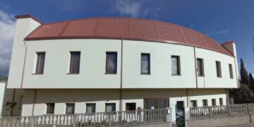 Siliqua, sovraffollamento dal medico: scoppia il caos