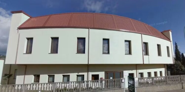 Siliqua, sovraffollamento dal medico: scoppia il caos