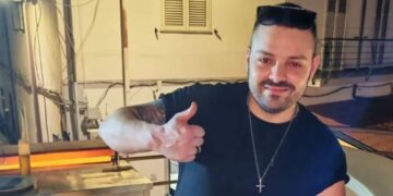 Portoscuso unita per Luca Piras, 34 anni, ferito nel drammatico incidente sulla 130: non è in pericolo di vita