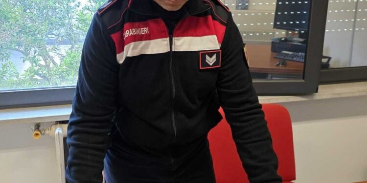 Girava con un manganello in auto per Halloween: denunciato a Porto Torres