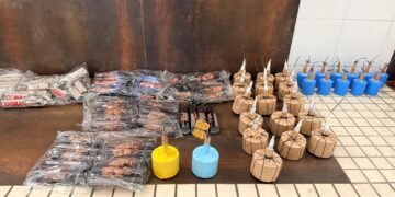 Assemini, 70 kg di fuochi d’artificio illegali in un magazzino: intervengono gli artificieri