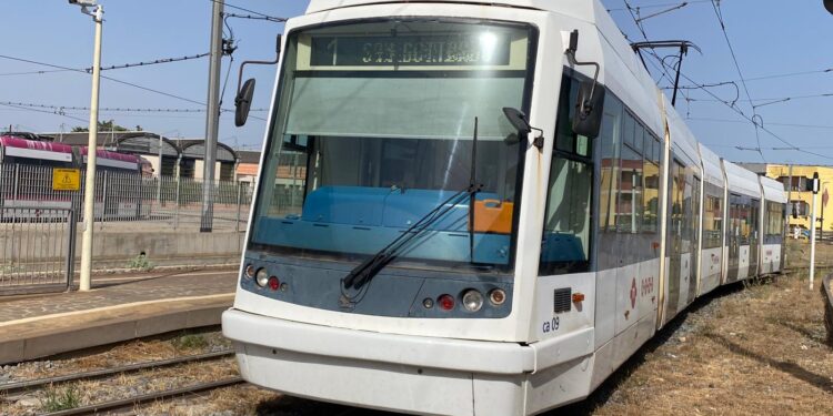 Cagliari, la metropolitana non parte: cabina allagata e stop da parte dell’Arst, ed è subito flop