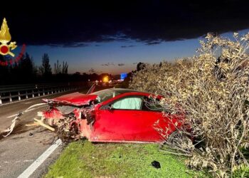 Grave incidente sulla Ss 130 a Villaspeciosa: 2 feriti in codice rosso, danni ingenti
